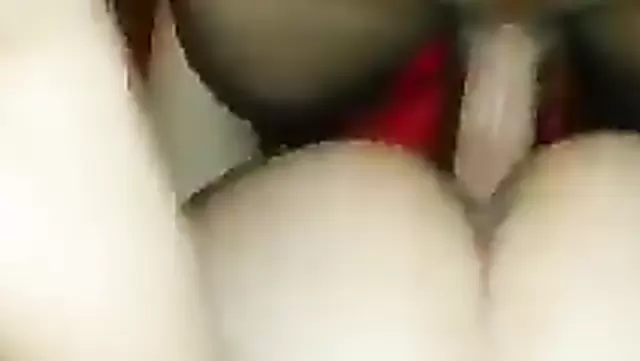 Трахает сзади узбечку с красивой попкой