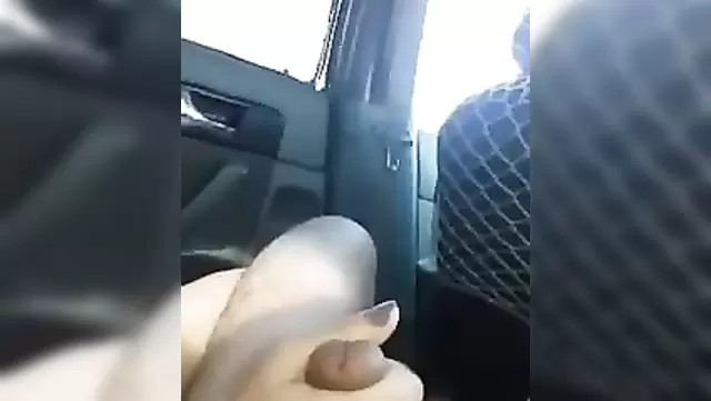 Узбечка опустошила яйца парня в машине